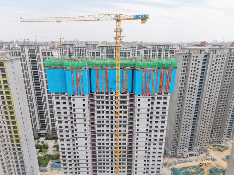 國(guó)悅城譽(yù)府二期三標(biāo)段20號(hào)樓順利封頂