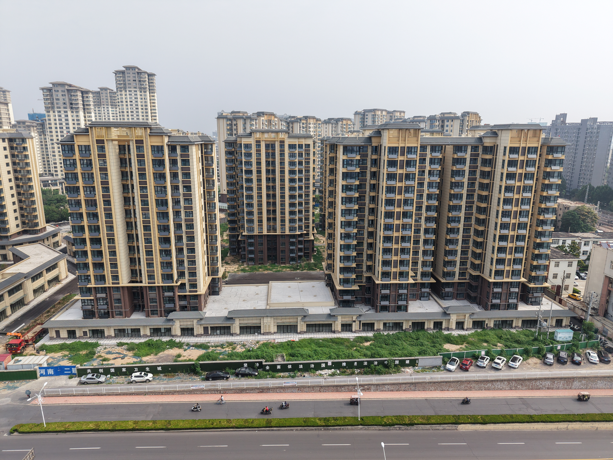 濱河灣集中安置區(qū)建設(shè)項(xiàng)目(二期)1#-4#、8#、14-21#、辦公樓、門(mén)衛(wèi)1#-2#、燃?xì)庹{(diào)壓和地下車(chē)庫(kù)工程